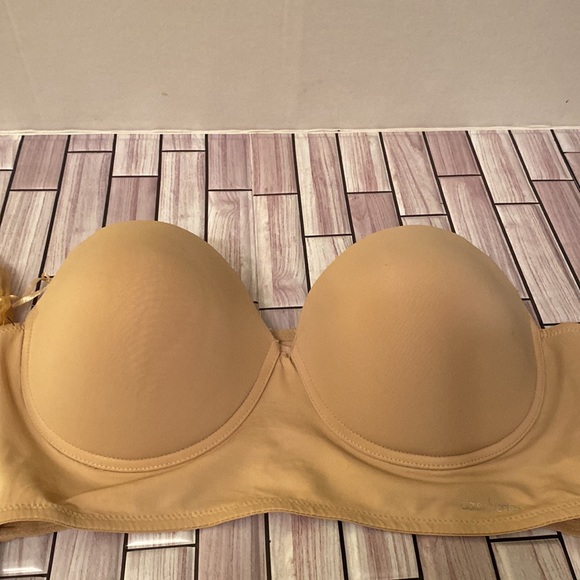 Daisy Fuentes Other - 42D Bra Convertible Nude Daisy Fuentes Intimates